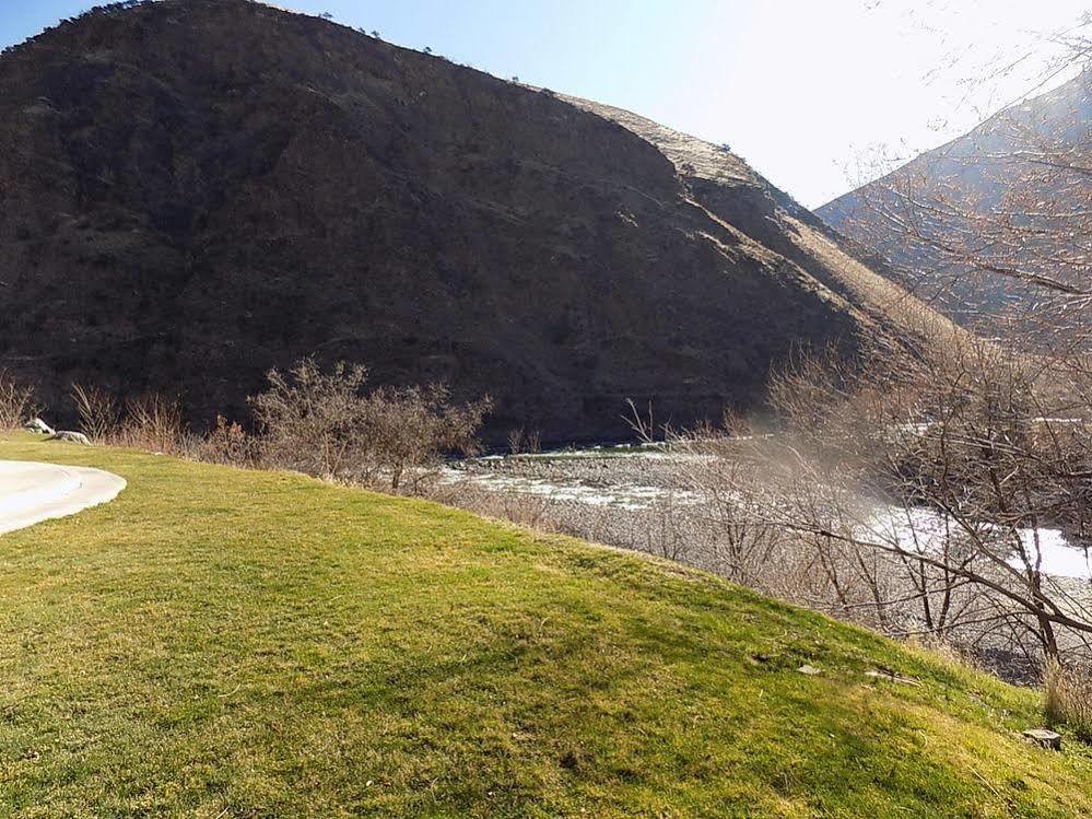 Riggins Salmon Rapids Lodge מראה חיצוני תמונה